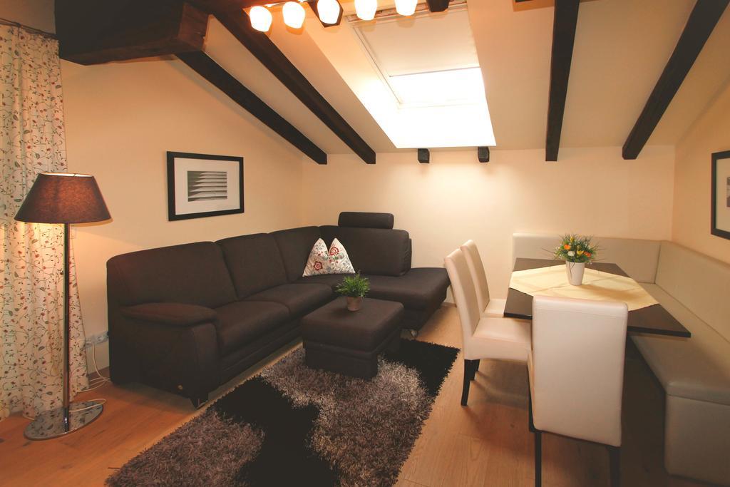 Alpenlandhaus Menardi ゼーフェルト・イン・チロル 部屋 写真